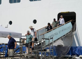 Bertolak dari Ho Chi Minh, Kapal Pesiar Crystal Symphony Sandar di Tanjung Emas