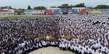 Bank Jateng Cabang Pemalang, memfasilitasi pembukaan rekening gaji bagi 3.352 Pegawai Pemerintah dengan Perjanjian Kerja (PPPK) paruh waktu, yang baru saja menerima Surat Keputusan (SK) Pengangkatan di Stadion Mochtar Pemalang, Selasa (9/12/2025).