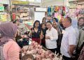 DPRD Kota Semarang melakukan inspeksi mendadak (sidak) untuk memantau harga bahan pokok di Pasar Rasamala, Kecamatan Banyumanik, Sabtu (13/12/2025).