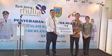 Bank Jateng memajukan dunia pendidikan, melalui penyaluran beasiswa bagi pelajar.