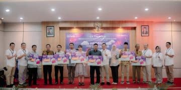 Sebagai wujud apresiasi kepada nasabah, Bank Jateng menyerahkan hadiah undian Tabungan Bima Periode I Tahun 2025.